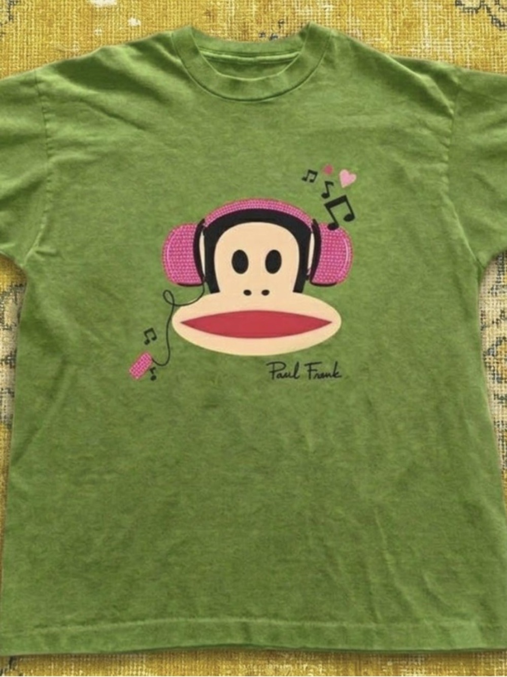 Gildan Lime T-shirt with Pink Headphone Julius Graphic
